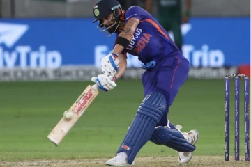 அதிரடி ஆட்டம், மிரட்டலான சாதனை படைத்த விராட் கோலி!