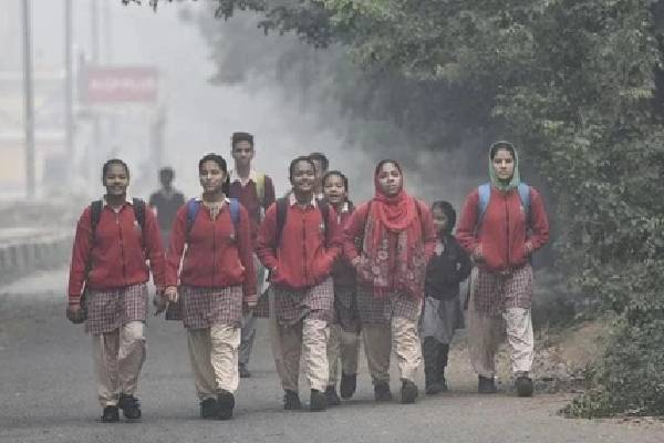 மோசமடையும் காற்று .. மூடப்படும் பள்ளிகள் ? - குழப்பத்தில் மாநில் அரசு | Delhi Schools To Be Closed