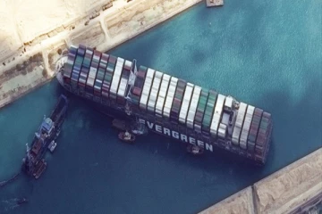 எவர் கிவன் கப்பலின் தற்போதைய நிலை என்ன? போக்குவரத்து நெரிசலில் சிக்கிய 422 கப்பல்கள்! வெளியான முக்கிய தகவல்கள்