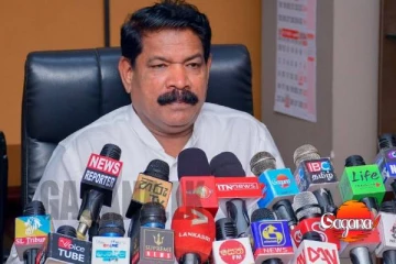 කච්චතිව් දූපත කිසි ලෙසකින් නැවත ඉන්දියාවට දෙන් නෑ - ධීවර ඇමති කියයි