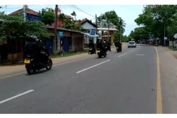 யாழில் ரோந்து நடவடிக்கையில் ஈடுபட்டுள்ள இராணுவத்தினர்