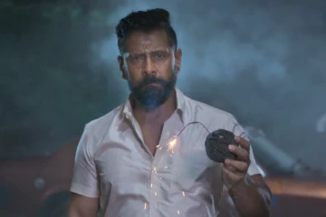 சியான் விக்ரம் மிரட்டி இருக்கும் வீர தீர சூரன் பட டீஸர்!