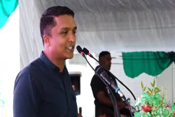 ஐக்கிய மக்கள் சக்தியின் அமைப்பாளருக்கும் செய்தியாளருக்கும் இடையே தீவிர கருத்துப்பரிமாற்றம்