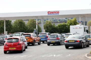 இங்கிலாந்தில் அத்தியாவசியப் பொருட்களுக்கு கடும் தட்டுப்பாடு!