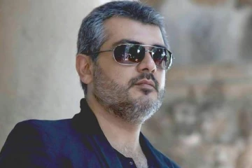 தாஜ்மஹால் பார்க்க சென்ற நடிகர் அஜித்- அவரை கண்டு செல்பி எடுக்க சூழ்ந்த ரசிகர்கள்