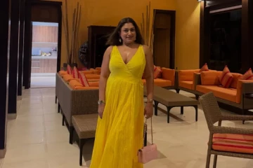 பார்ட்டி வைப்பில் 40 வயதான நடிகை மாளவிகா.. புகைப்படங்கள்..