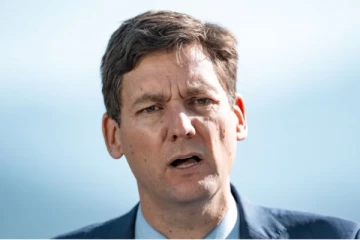 அமெரிக்காவுக்கு எதிரான வரி விளம்பரங்களை தொடர உள்ளதாக பிரிட்டிஷ் கொலம்பியா அறிவிப்பு