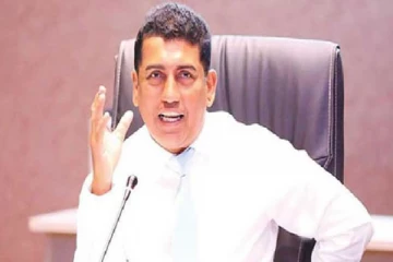 அமைச்சின் உயர் அதிகாரிகளை பதவி விலகுமாறு அறிவித்துள்ள அமைச்சர்