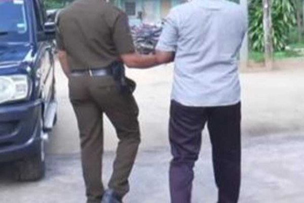 யாழ்.போதனா வைத்தியசாலைக்குள் அத்துமீறி நுழைந்தவருக்கு நீதிமன்றம் அளித்த உத்தரவு | Court Orders Trespasser Jaffna Teaching Hospital யாழ்.போதனா வைத்தியசாலைக்குள் அத்துமீறி நுழைந்தவருக்கு நீதிமன்றம் அளித்த உத்தரவு | Court Orders Trespasser Jaffna Teaching Hospital