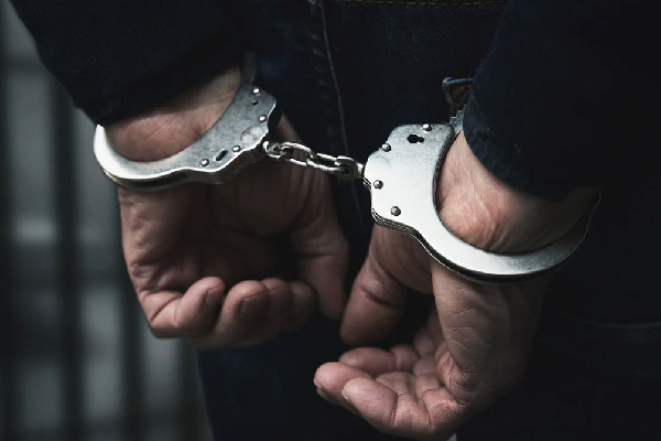 ஜொன்ஸ்டன் பெர்னாண்டோ தலைமறைவு! காவல்துறை வலைவீச்சு | Probe Into Arrest Johnston Fernando ஜொன்ஸ்டன் பெர்னாண்டோ தலைமறைவு! காவல்துறை வலைவீச்சு | Probe Into Arrest Johnston Fernando