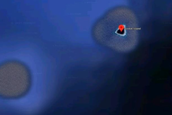 கூகிள் மேப்பில் திடீரென்று நடுக்கடலில் தோன்றிய ராட்சத கருப்பு துளை....! இப்படி ஒரு விசித்திரமா? | Mysterious Black Hole Found In Middle Of The Paci