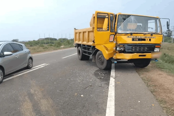 ஆனையிறவு பகுதியில் விபத்து | Accident At Kilinochchi Elephant Pass Area