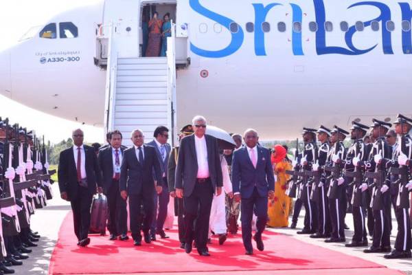 ரணிலின் முதல் பேருந்து பயணம்! | Ranil S First Bus Journey