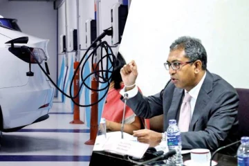 மின்சார வாகனங்களுக்கு தடை விதித்த ஹர்சவின் குழு