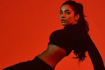நடிகை ரஜிஷா விஜயனின் போட்டோஷூட் கிளிக்ஸ்..