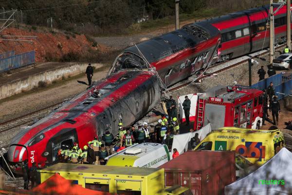 ஸ்பெயினில் அதிவேக ரயில் விபத்து: பாதிக்கப்பட்டவர்களுக்கு 20 மில்லியன் யூரோ இழப்பீடு | Train Crash Spain Pay Compensation ஸ்பெயினில் அதிவேக ரயில் விபத்து: பாதிக்கப்பட்டவர்களுக்கு 20 மில்லியன் யூரோ இழப்பீடு | Train Crash Spain Pay Compensation