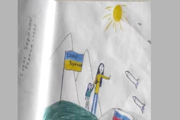 போருக்கு எதிராக சித்திரம் வரைந்த ரஷ்ய சிறுமி; தந்தைக்கு சிறை