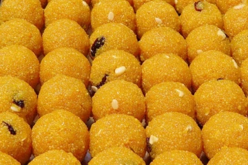 100 கிலோ லட்டுக்கு ஆர்டர் கொடுத்த காங்கிரஸ் - தேர்தல் முடிவுக்கு வெயிட்டிங்