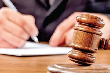 அங்கவீன படை உறுப்பினரை தாக்கிய பின், நாட்டில் இருந்து வெளியேறிய ரக்பி வீரர்!