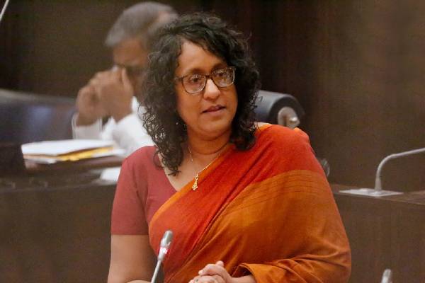 மக்கள் சொன்னால் பதவி விலகத் தயார் ; பிரதமர் ஹரிணி நாடாளுமன்றத்தில் வாக்குறுதி | Ready Resign People Ask Harini Promises Parliament