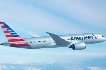 அமெரிக்க விமானமொன்றின் மீது துப்பாக்கிச் சூடு