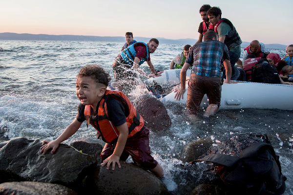 அகதிகள் பயணித்த படகு கவிழ்ந்ததில் 77 பேர் பலி | 77 People Died Boat Carrying Refugees Capsized
