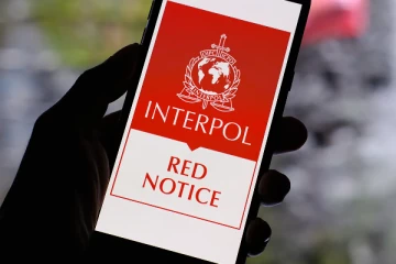 இலங்கையர்கள் 148 பேருக்கு இன்டர்போல் சிவப்பு அறிவித்தல்!