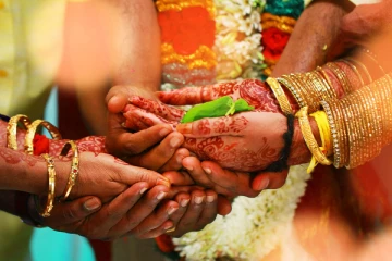 கல்வியை விட திருமணத்திற்கு அதிக செலவு; அதுவும் இந்தியர்கள் - எவ்வளவு தெரியுமா?