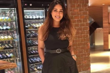 சமீபத்தில் தனது காதலரை அறிமுகப்படுத்திய நிவேதா பெத்துராஜ் போட்டோஸ்