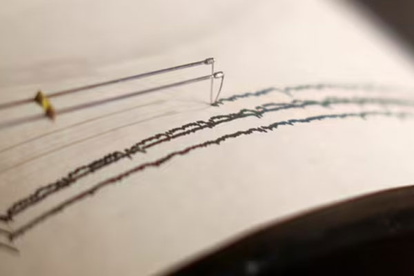 அவுஸ்திரேலியாவில் திடீரென ஏற்பட்ட நிலநடுக்கம் | Earthquake Hits Australia