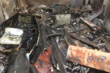 யாழில் தீப்பற்றி ஏரிந்த வர்த்தக நிலையம்: பல லட்சம் பெறுமதியான பொருட்கள் சேதம்