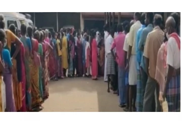 கடலூரில் பரவும் விஷ காய்ச்சல்... - சிகிச்சைக்காக அலைமோதும் ஆயிரக்கணக்கான மக்கள் கூட்டம்