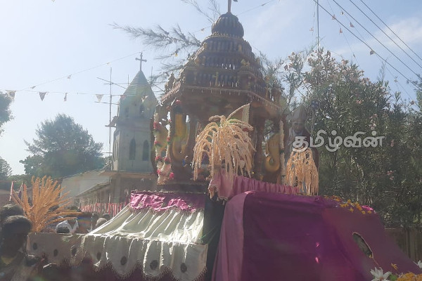 நாட்டில் சில தேவாலயங்களில் நடைபெற்ற வருடாந்த திருநாள்(Video) | Festival Of Aadi Month In Thalavil Holy Annamal