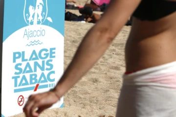 பிரான்ஸில் பொது இடங்களில் புகைபிடிக்க தடை