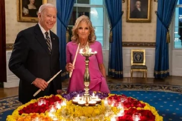 தீபாவளி பண்டிகையை பொது பள்ளி விடுமுறையாக அறிவித்தது அமெரிக்கா: இந்தியர்களுக்கு வழங்கப்பட்ட அங்கீகாரம்