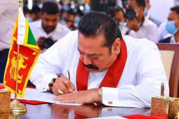 பதவியைத் துறந்தார் மஹிந்த- சற்று முன்னர் வெளியான அறிவிப்பு!