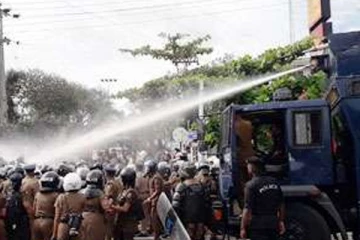 களனி பல்கலைக்கழகத்திற்கு அருகில் தொடரும் பதற்றம் (Video)