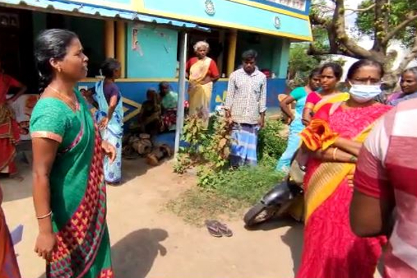 இளம்பெண்ணை ஏமாற்றிய கிராம நிர்வாக அலுவலர் : தர்ணாவில் ஈடுபட்டதால் பரபரப்பு - தமிழ்நாடு