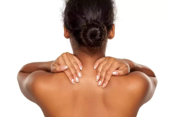 கழுத்து கருப்பா அசிங்கமா இருக்கா? கவலை வேண்டாம்... இந்த இரண்டு பொருட்கள் இருந்தால் அதிசயம் நடக்கும்! | How To Get Rid Of Black Dry Skin Under The Neck