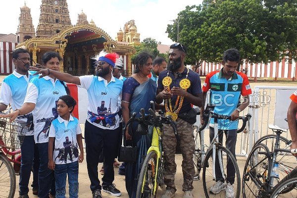 பிரான்சிலிருந்து துவிச்சக்கரவண்டியில் யாழ் வந்த சூரான்! | Suran Who Came To Jaffna From France On A Bicycle