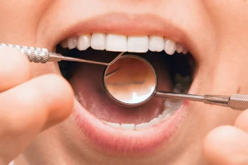 பற்களை விற்று சம்பாத்யம்; கோடிகளில் வருமானம் - அதிர்ச்சியில் ஆழ்த்திய மருத்துவர்!