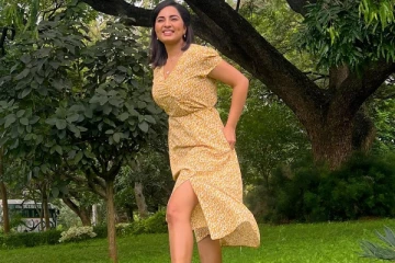 ஸ்ருஷ்டி டாங்கே ஷார்ட் உடை போட்டோஷூட்