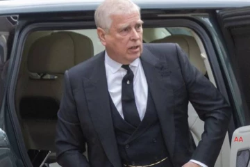 எப்ஸ்டீனின் விமானத்தில் பயணம்... இளம் பெண்ணுடன் பக்கிங்ஹாம் அரண்மனையில் ஆண்ட்ரூ