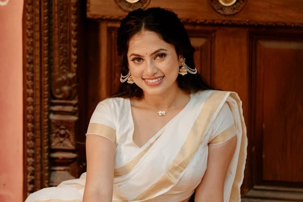 அய்யனார் துணை சீரியல் நடிகை மதுமிதாவா இது? நடிக்க வருவதற்கு முன் எப்படி இருந்துள்ளார் பாருங்க | Ayyanar Thunai Serial Madhumitha Old Photo