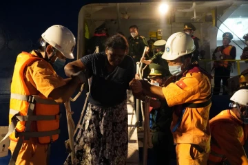 கடற்பரப்பில் மீட்கப்பட்ட இலங்கையர்கள் தொடர்பில் எடுக்கப்படும் நடவடிக்கை! வெளியானது அறிவிப்பு