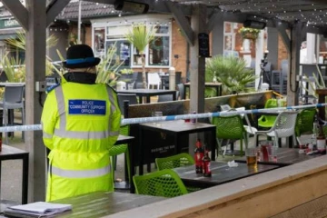 பிரித்தானியாவில் கேளிக்கை விடுதியில் நடந்த பகீர் சம்பவம்: இளம் பெண் உயிரிழப்பு