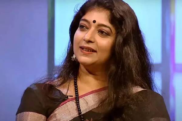 50 வயதை கடந்தும் திருமணம் செய்யாத பிரபல நடிகைகள்! சிங்கிளா இருக்க என்ன காரணம்? | Tamil Actresses Who Are Not Married After 50 Year