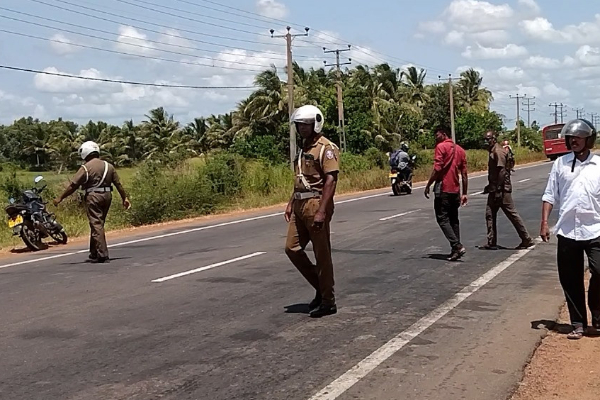 பாதசாரி மீது மோதிய மோட்டார் சைக்கிள் ; வயோதிபர் பலி | Elderly Man Killed As Bike Hits Pedestrian