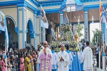 மன்னார் மருதமடு அன்னையின் ஆடி மாத திருவிழா கொடியேற்றத்துடன் ஆரம்பம்