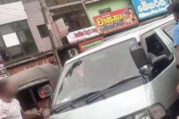 වෑන් රියැදුරු ඇතුළු දෙදෙනකුට බණ්ඩාරගමදී කඩු පොලුවලින් පහරදී සිදුවූ දේ..